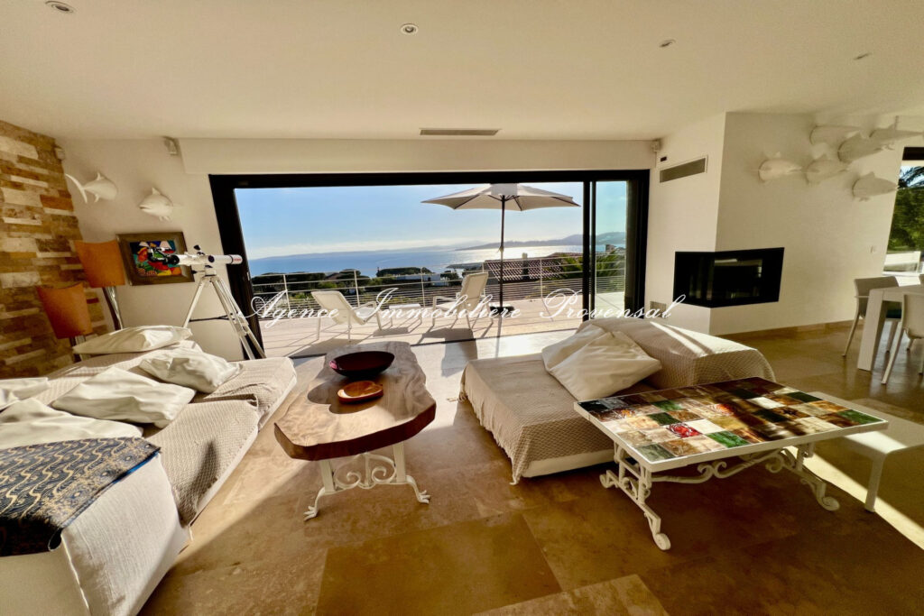 location villa 5 Pièce(s) – 5 pièces – 4 chambres – 200.00 m²