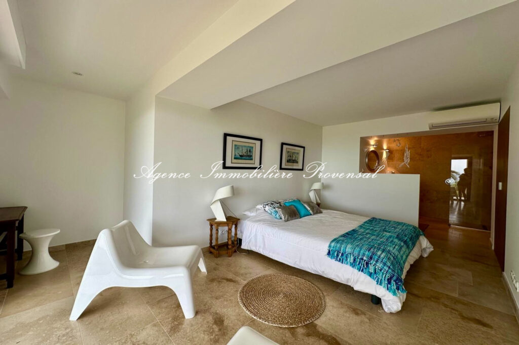 location villa 5 Pièce(s) – 5 pièces – 4 chambres – 200.00 m²