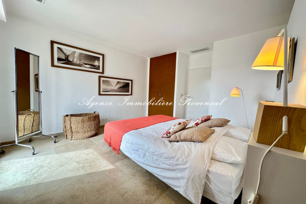 location villa 5 Pièce(s) – 5 pièces – 4 chambres – 200.00 m²