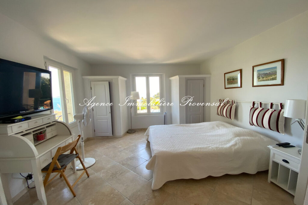 location villa 5 Pièce(s) – 5 pièces – 4 chambres – 160.00 m²