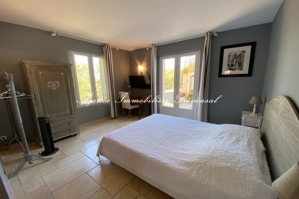 location villa 5 Pièce(s) – 5 pièces – 4 chambres – 160.00 m²