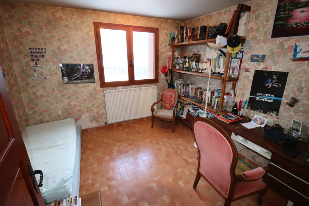 Maison 400 m2 avec commerce – 9 pièces – 5 chambres – 228 m²