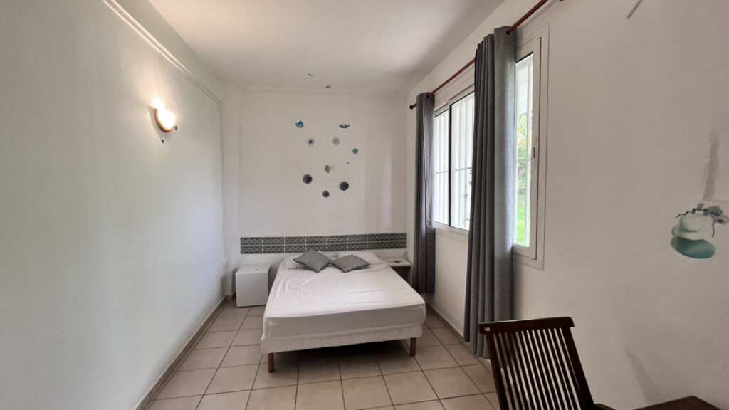 Saint-Claude : Rare ! Villa familiale de charme vue mer  – 5 pièces – 4 chambres – 130 m²