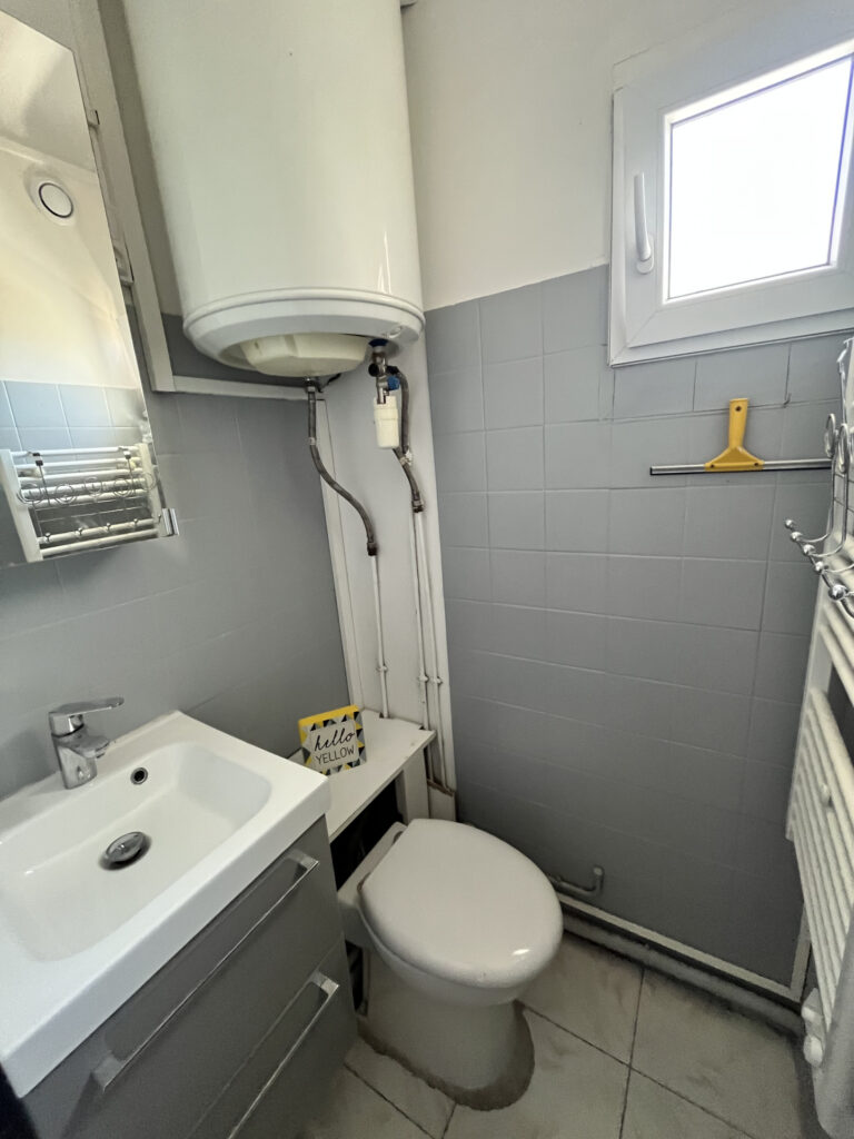 Dép Var (83), à vendre sur Toulon, ‘chambre de bonne semi me – 1 pièce – NR chambres – 13.81 m²