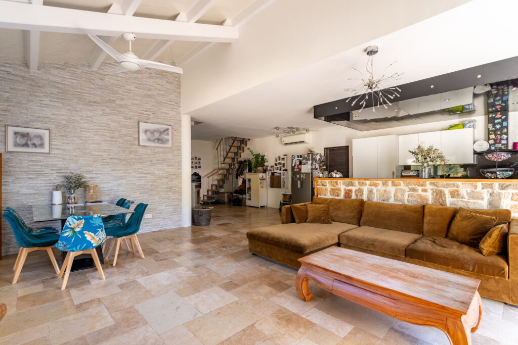 Magnifique Villa de 240m2  – 5 pièces – 4 chambres – 240 m²