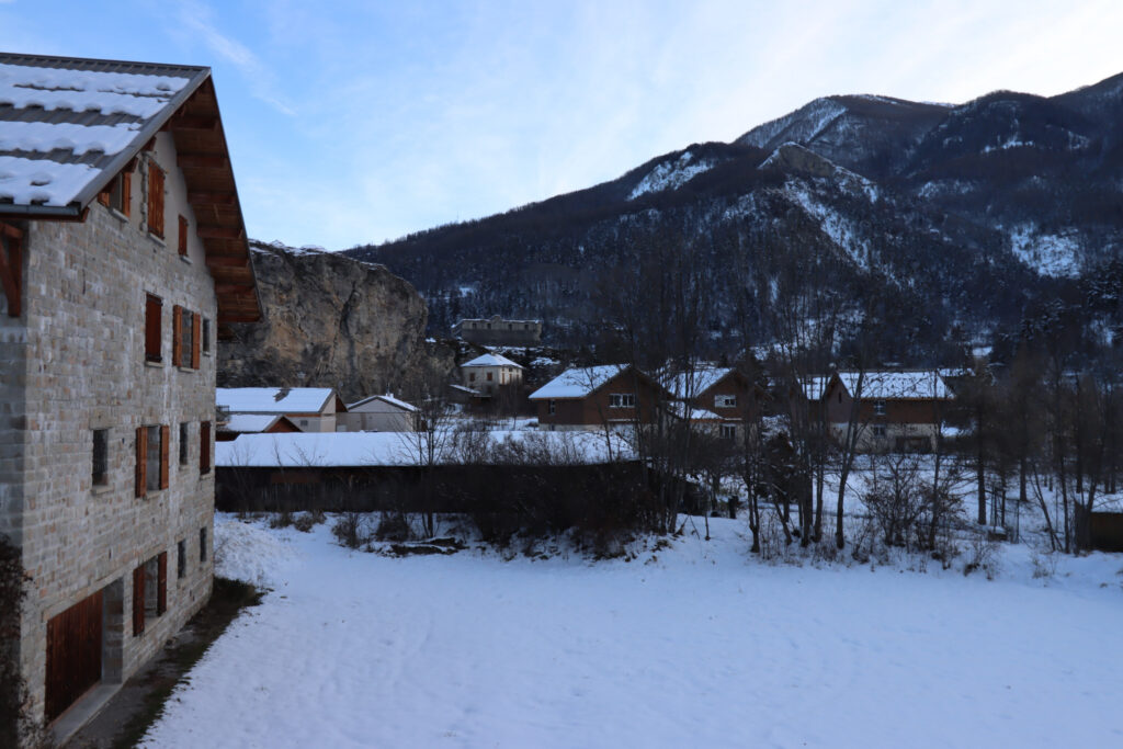 Maison 400 m2 avec commerce – 9 pièces – 5 chambres – 228 m²