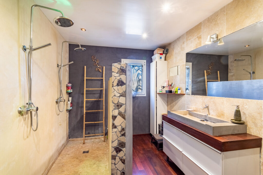 Magnifique Villa de 240m2  – 5 pièces – 4 chambres – 240 m²