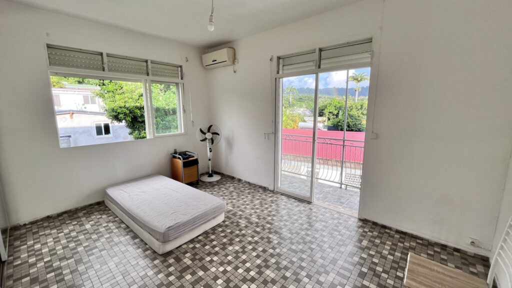 Saint-Claude : Rare ! Villa familiale de charme vue mer  – 5 pièces – 4 chambres – 130 m²