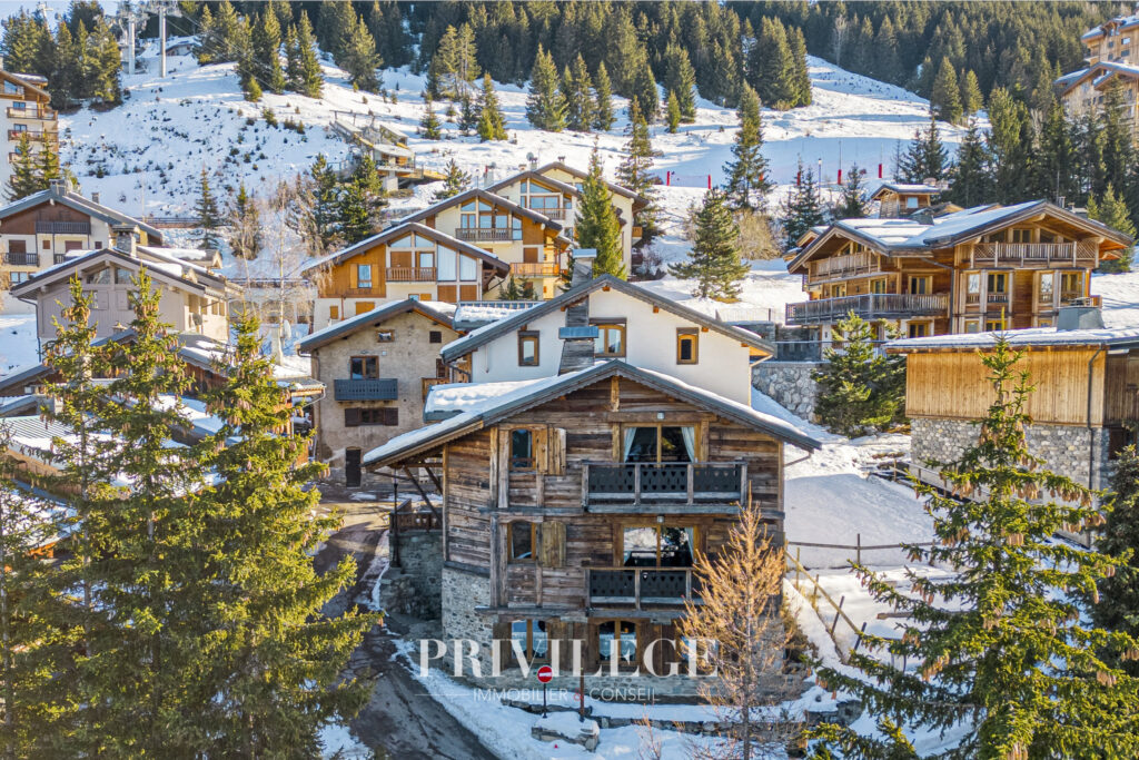 Chalet d’Exception à Courchevel Moriond 1650 : Un Paradis Al – 10 pièces – 7 chambres – 370 m²