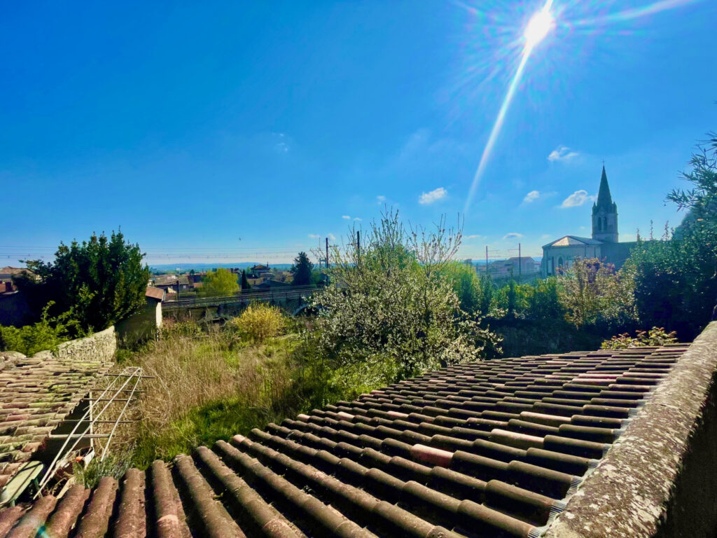 BATISSE EN PIERRE A SERRIERES – 16 pièces – 12 chambres – 333 m²