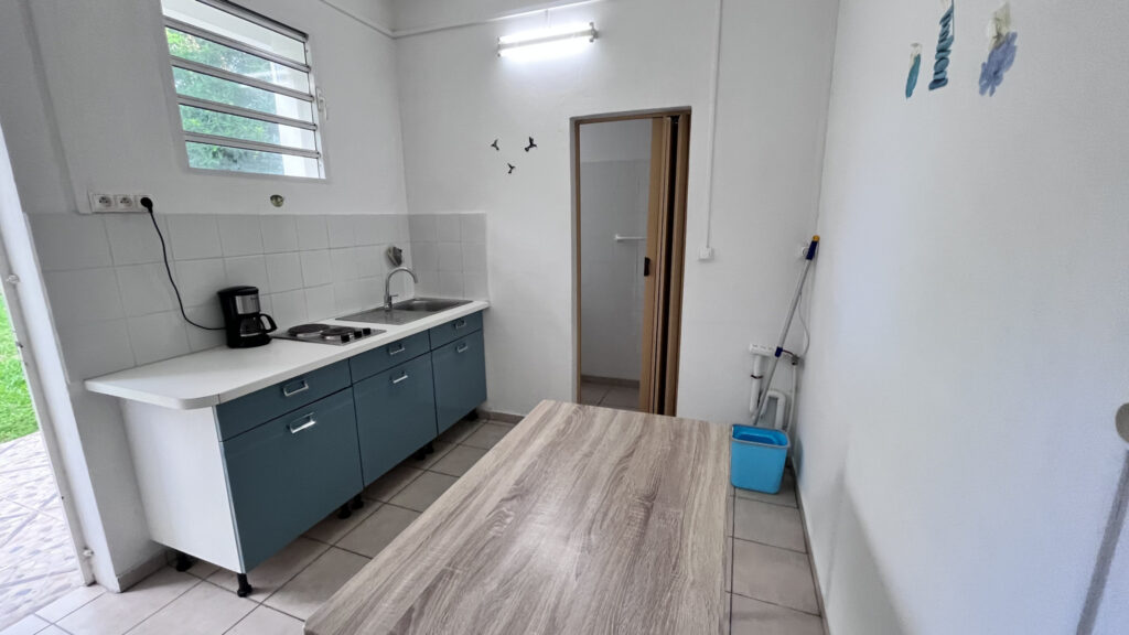 Saint-Claude : Rare ! Villa familiale de charme vue mer  – 5 pièces – 4 chambres – 130 m²