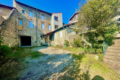 BATISSE EN PIERRE A SERRIERES A SAISIR – 16 pièces – 12 chambres – 333 m²