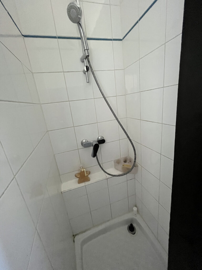 Dép Var (83), à vendre sur Toulon, ‘chambre de bonne semi me – 1 pièce – NR chambres – 13.81 m²