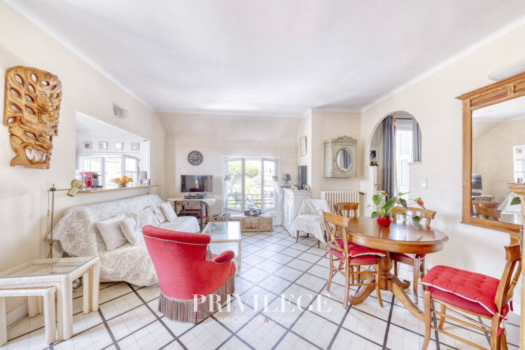  Appartement 2 pièces 53 m2 en dernier étage, Nice Est, quar – 2 pièces – 1 chambre – 53.08 m²