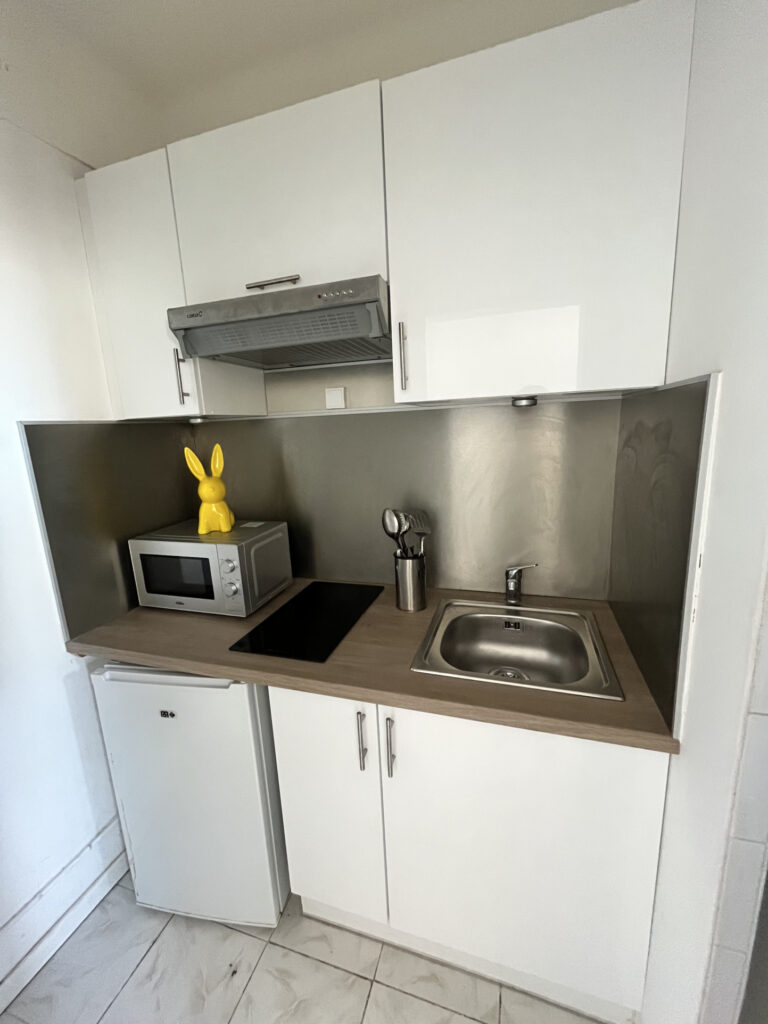 Dép Var (83), à vendre sur Toulon, ‘chambre de bonne semi me – 1 pièce – NR chambres – 13.81 m²