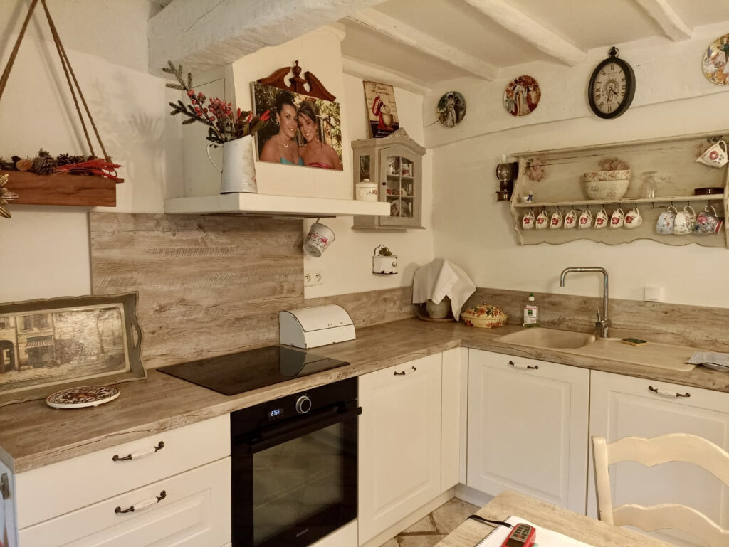 Charme et modernité pour cette propriété rénovée avec dépend – 3 pièces – 2 chambres – 70 m²