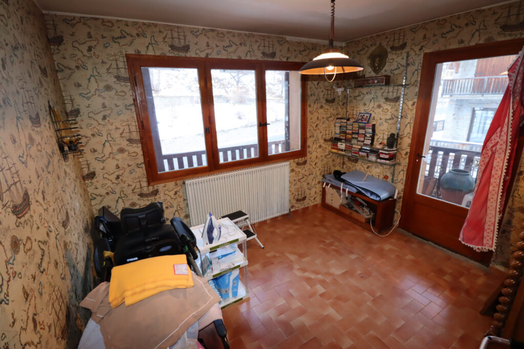 Maison 400 m2 avec commerce – 9 pièces – 5 chambres – 228 m²