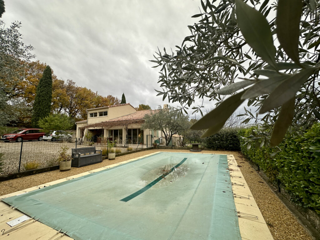 Spacieuse villa dans un cadre enchanteur !! – 8 pièces – 6 chambres – 195 m²