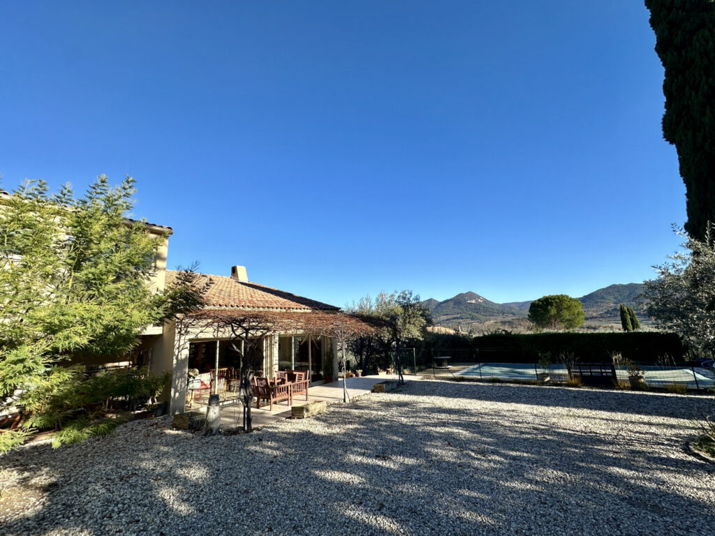 Spacieuse villa dans un cadre enchanteur !! – 8 pièces – 6 chambres – 195 m²