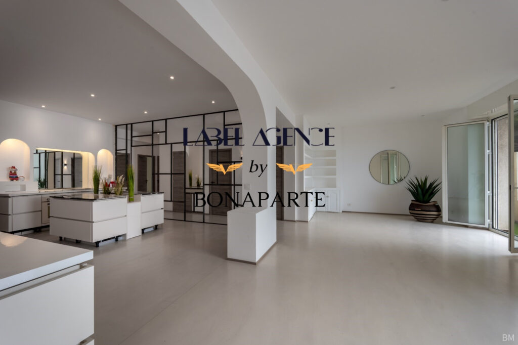 Appartement entièrement rénové Vue mer – 5 pièces – 3 chambres – 135 m²