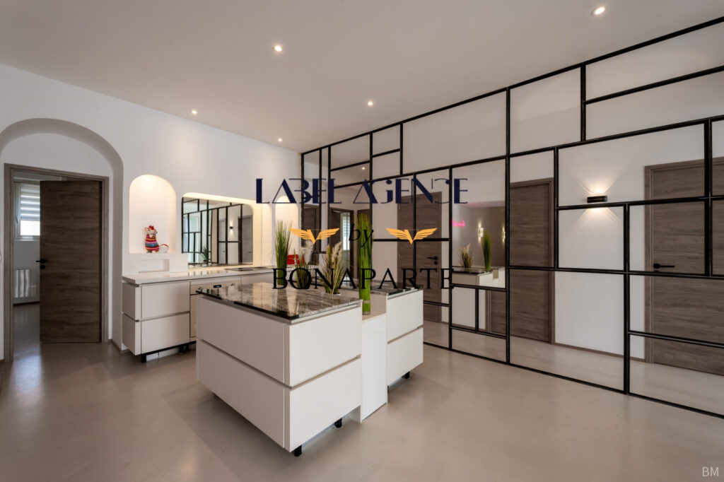 Appartement entièrement rénové Vue mer – 5 pièces – 3 chambres – 135 m²