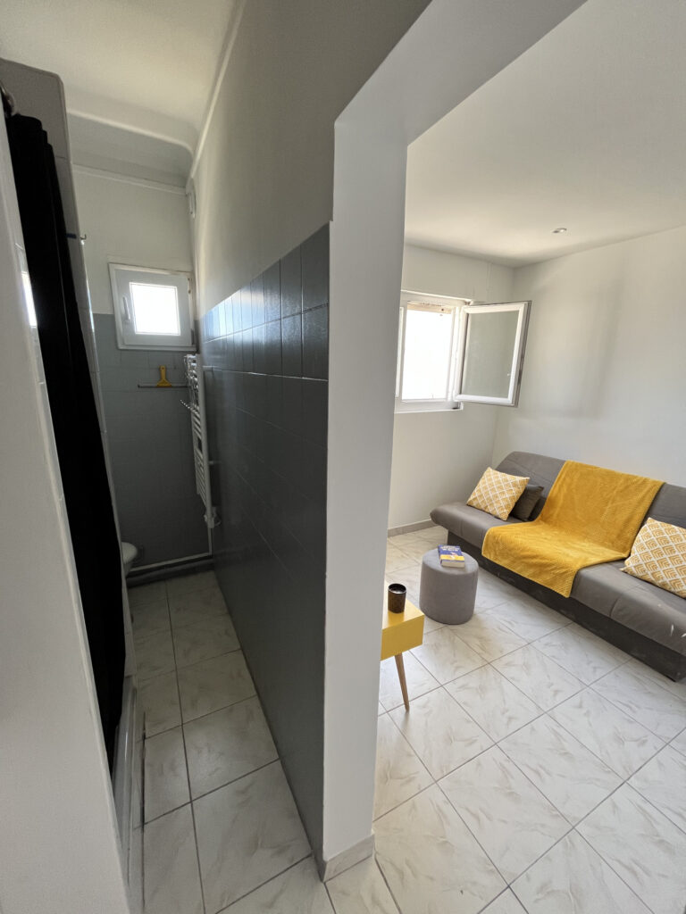 Dép Var (83), à vendre sur Toulon, ‘chambre de bonne semi me – 1 pièce – NR chambres – 13.81 m²