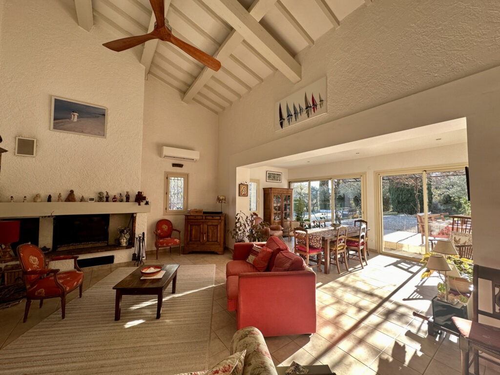 Spacieuse villa dans un cadre enchanteur !! – 8 pièces – 6 chambres – 195 m²