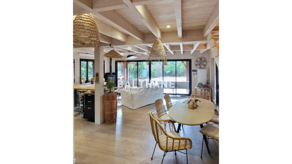 Maison Coup de Coeur, dans un village au coeur de la Presqu’il – 8 pièces – 5 chambres – 150 m²