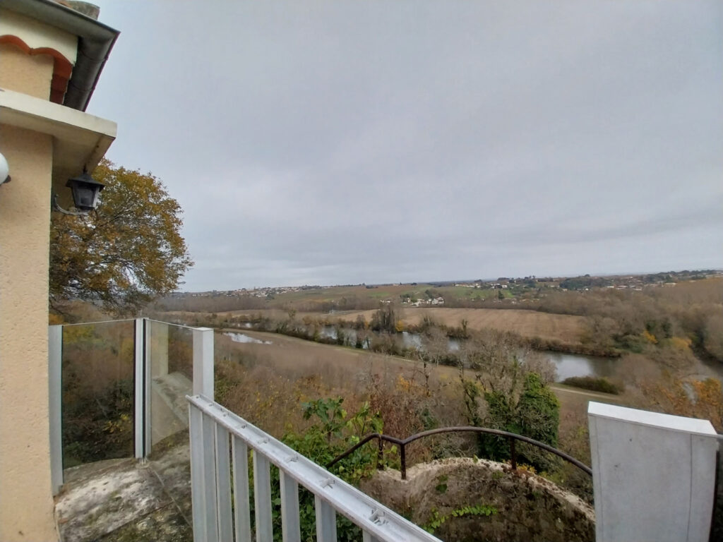 EN EXCLUSIVITÉ, MAISON D’EXCEPTION dans le quartier prisé de – 10 pièces – 5 chambres – 214 m²