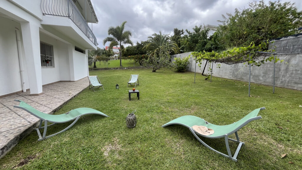 Saint-Claude : Rare ! Villa familiale de charme vue mer  – 5 pièces – 4 chambres – 130 m²