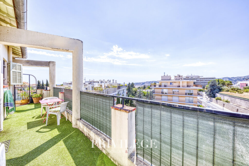  Appartement 2 pièces 53 m2 en dernier étage, Nice Est, quar – 2 pièces – 1 chambre – 53.08 m²