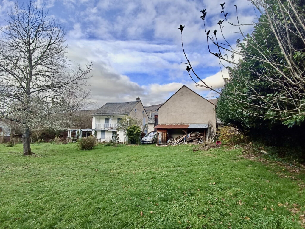 Charme et modernité pour cette propriété rénovée avec dépend – 3 pièces – 2 chambres – 70 m²