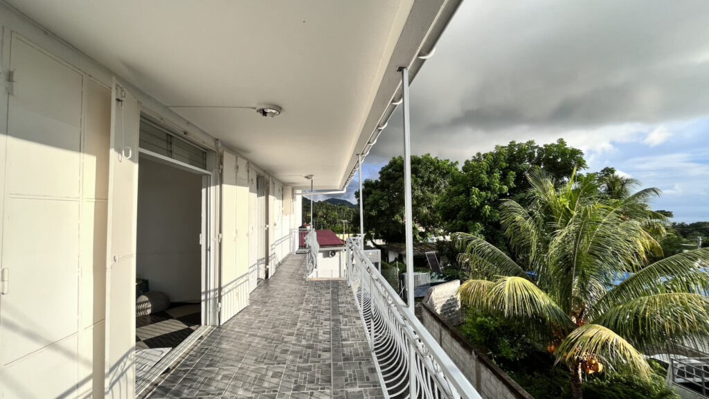 Saint-Claude : Rare ! Villa familiale de charme vue mer  – 5 pièces – 4 chambres – 130 m²