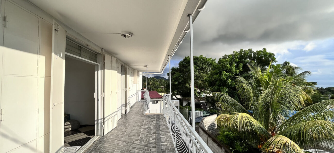 Saint-Claude : Rare ! Villa familiale de charme vue mer  – 5 pièces – 4 chambres – 130 m²