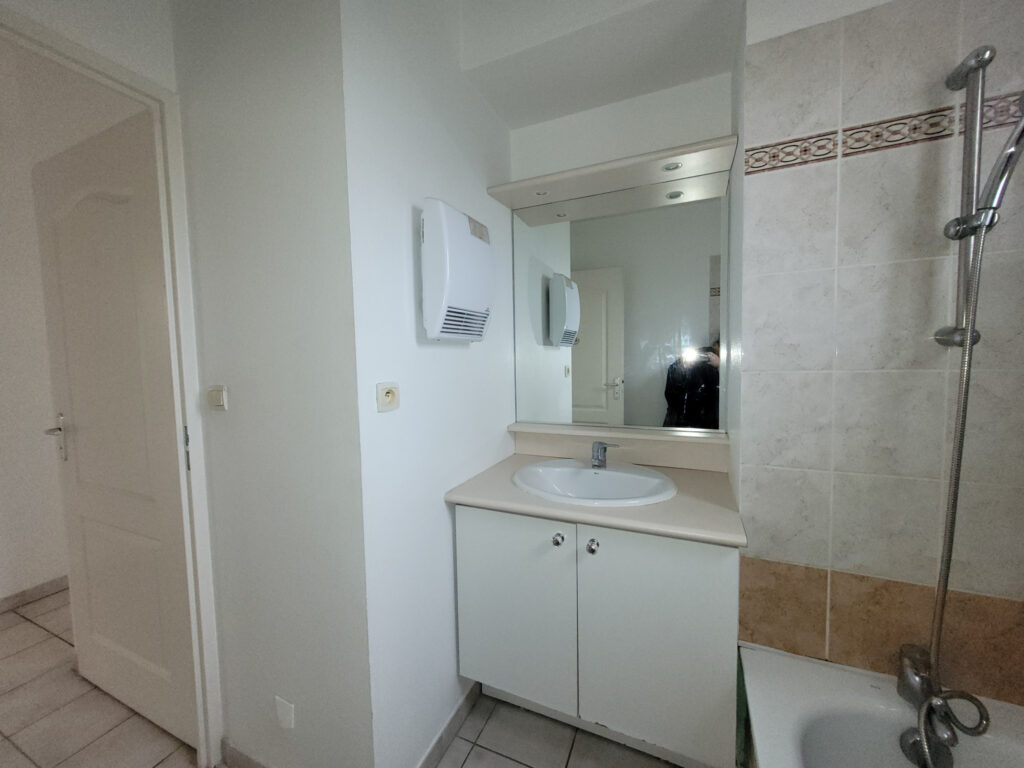 Appartement T3 avec balcon et parking – 3 pièces – 2 chambres – 59 m²