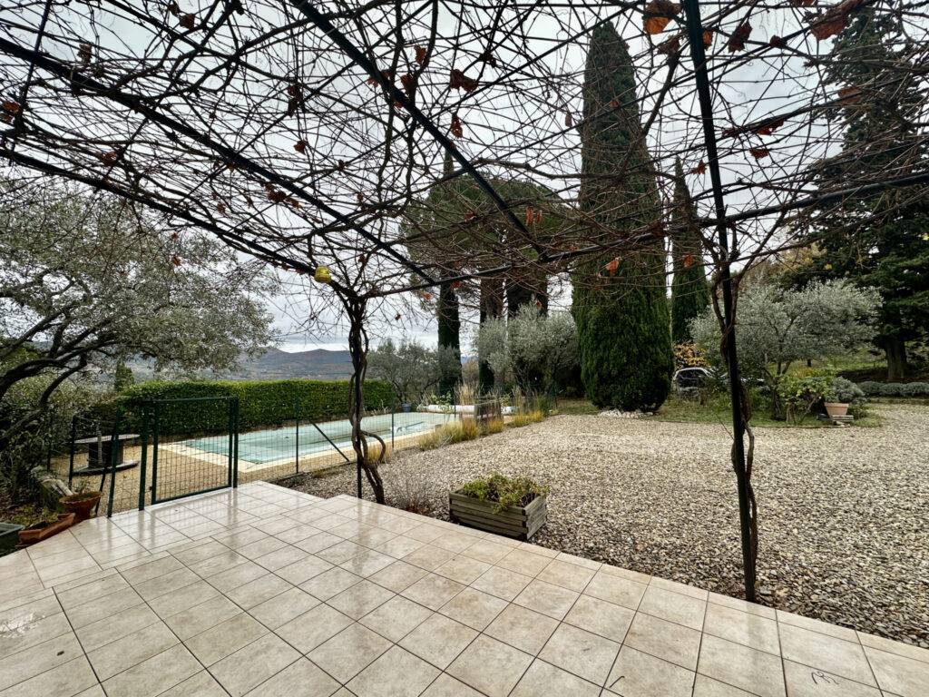 Spacieuse villa dans un cadre enchanteur !! – 8 pièces – 6 chambres – 195 m²