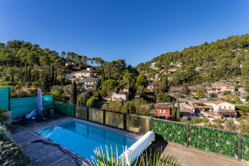 Magnifique Villa de 240m2  – 5 pièces – 4 chambres – 240 m²