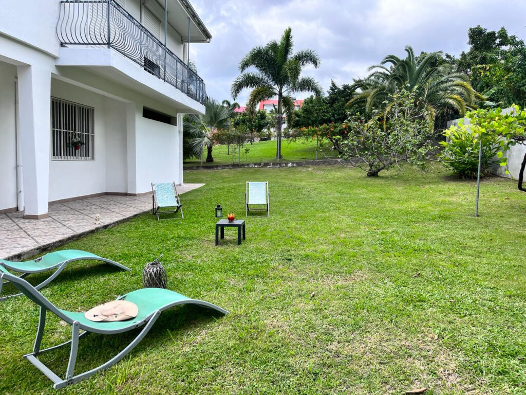 Saint-Claude : Rare ! Villa familiale de charme vue mer  – 5 pièces – 4 chambres – 130 m²