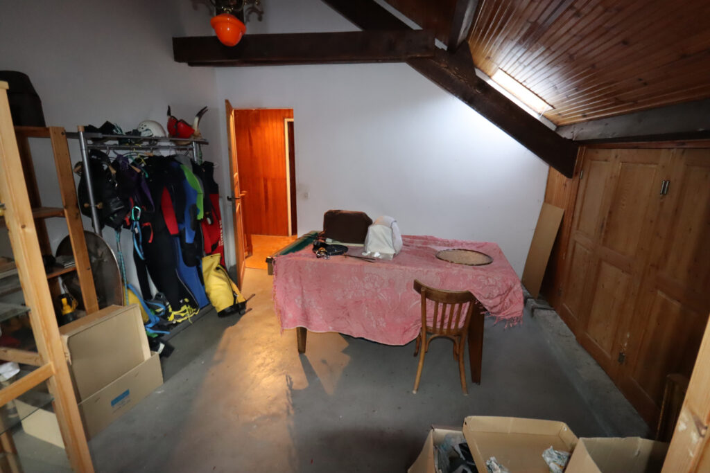 Maison 400 m2 avec commerce – 9 pièces – 5 chambres – 228 m²