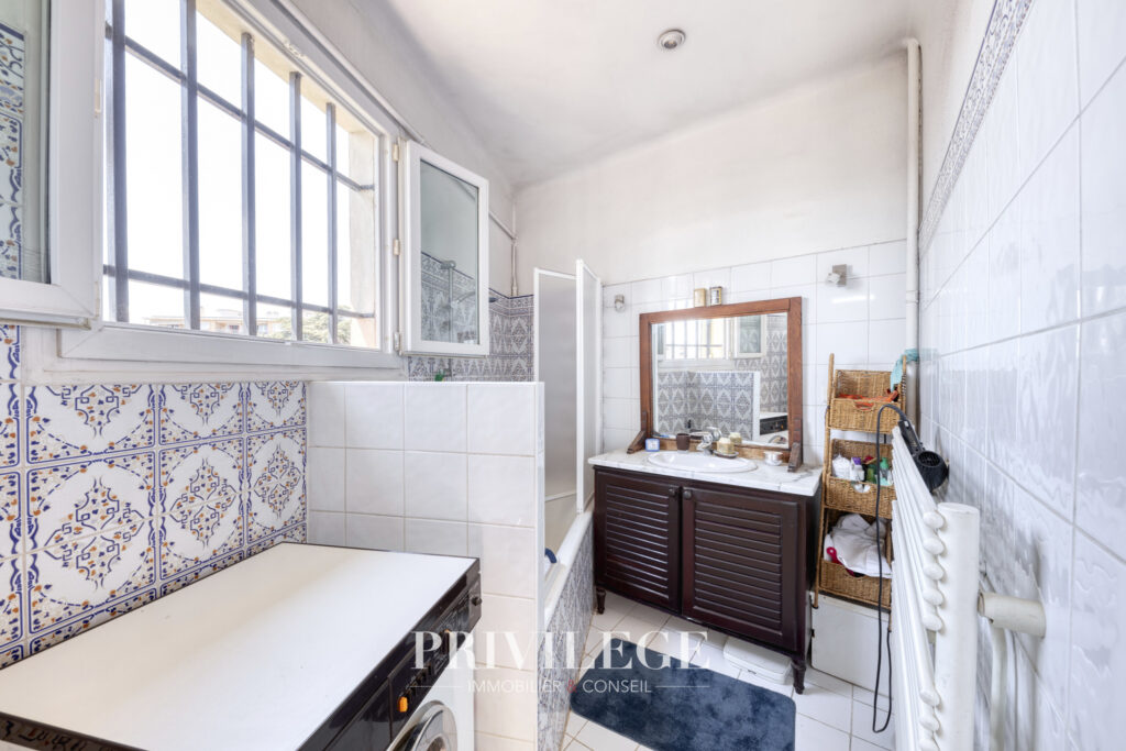  Appartement 2 pièces 53 m2 en dernier étage, Nice Est, quar – 2 pièces – 1 chambre – 53.08 m²