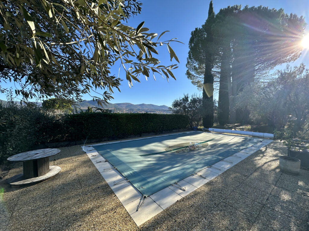 Spacieuse villa dans un cadre enchanteur !! – 8 pièces – 6 chambres – 195 m²