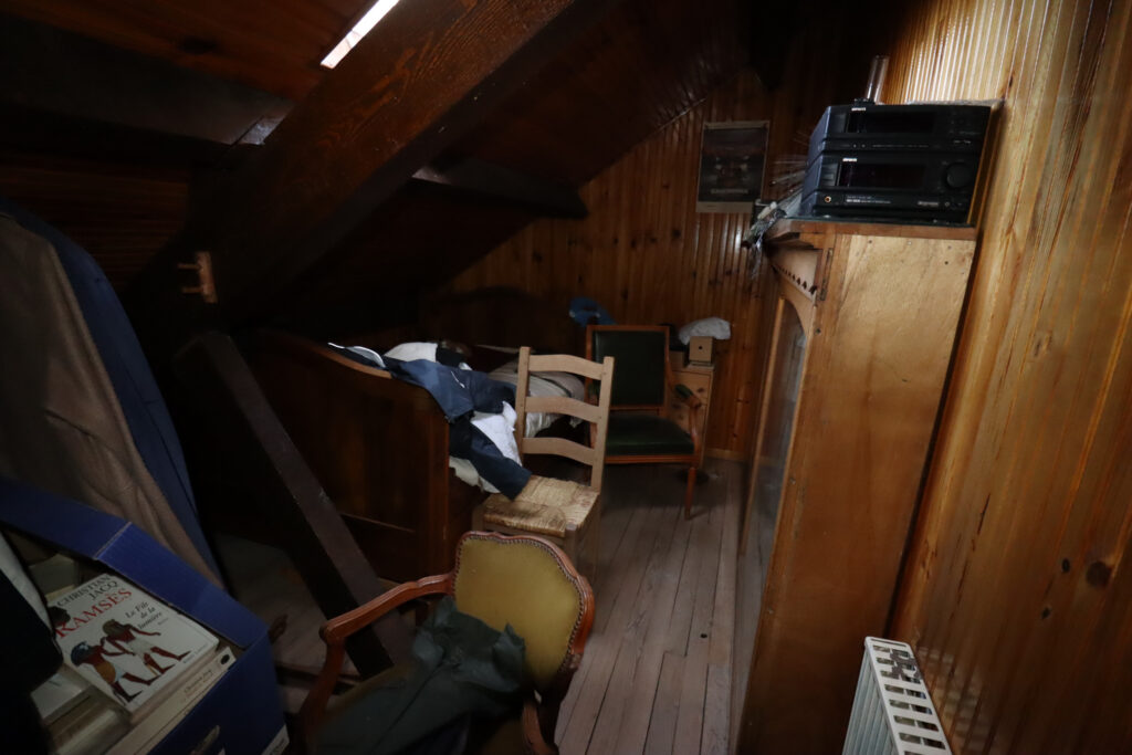 Maison 400 m2 avec commerce – 9 pièces – 5 chambres – 228 m²