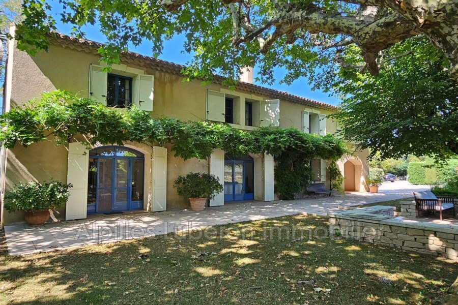 Maison à louer à Eygalières