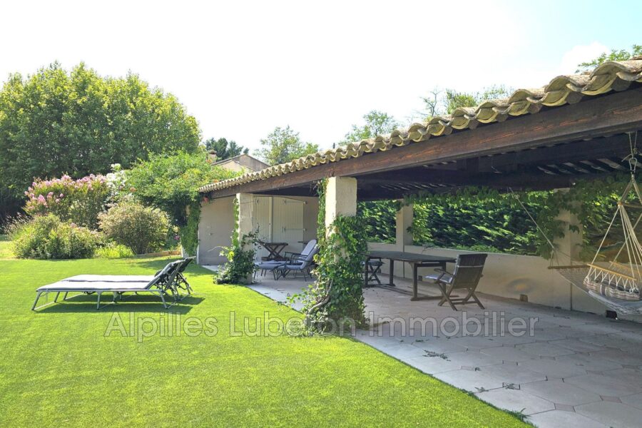 Maison à louer à Eygalières