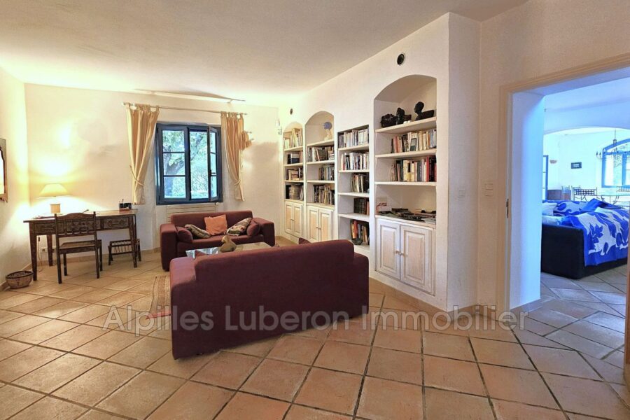 Maison à louer à Eygalières