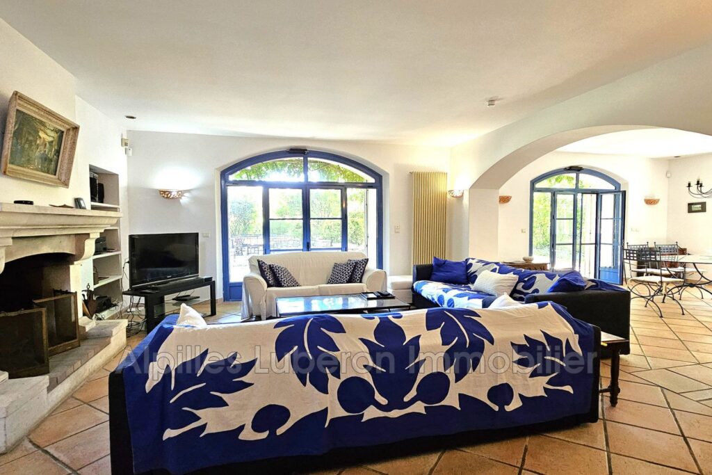 location mas 7 Pièce(s) – 7 pièces – 5 chambres – 300.00 m²