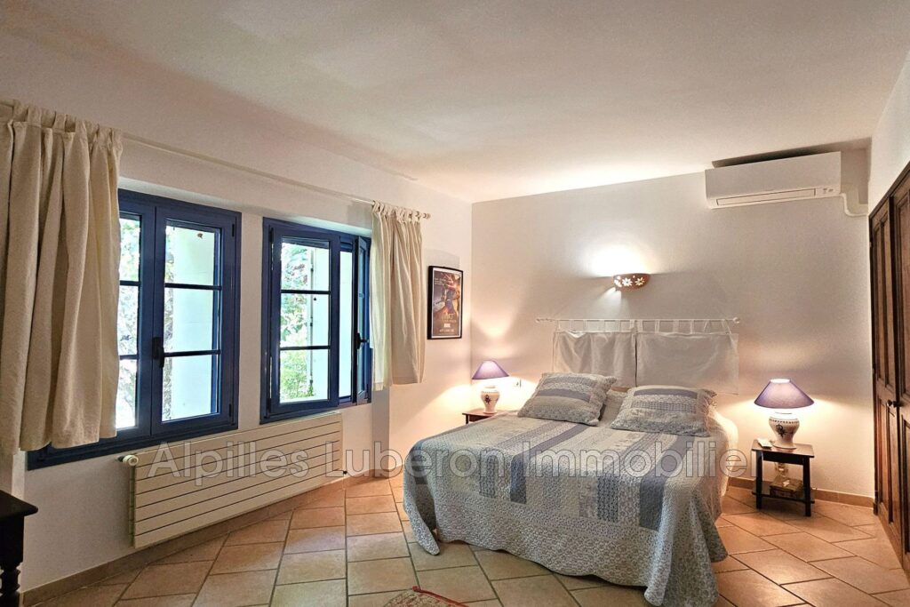 location mas 7 Pièce(s) – 7 pièces – 5 chambres – 300.00 m²