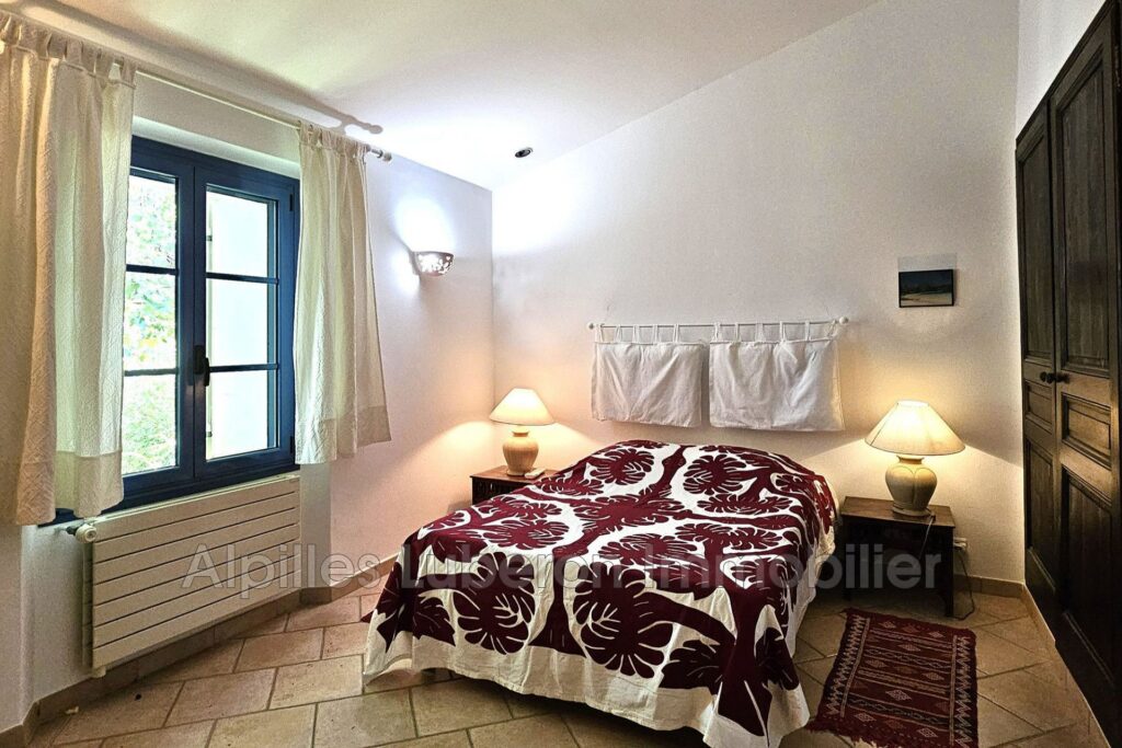 location mas 7 Pièce(s) – 7 pièces – 5 chambres – 300.00 m²