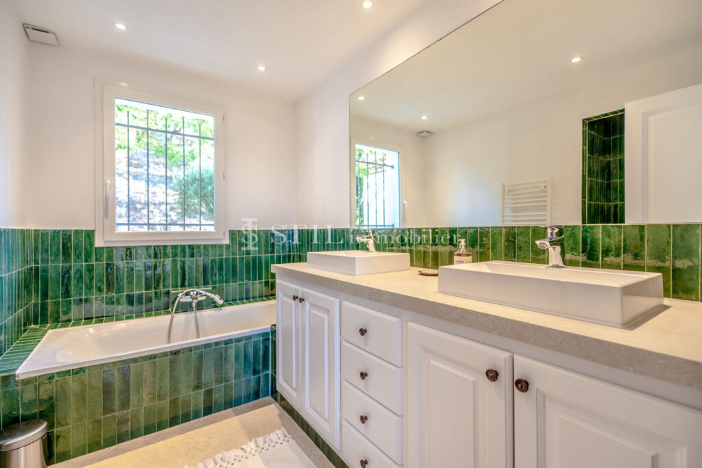 location villa 6 Pièce(s) – 6 pièces – 6 chambres – 280.00 m²