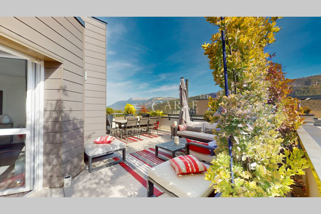 Villa sur toit de 108 m² avec terrasse de 77 m² et vue dégagée – 5 pièces – 4 chambres – 108.65 m²